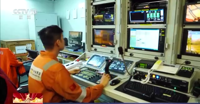 大国工程进行时丨“深海一号”工程加速推进 海上石油工人节日坚守岗位