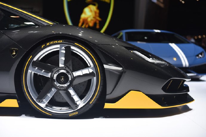 {21點}(兰博基尼百年纪念牛头像) {21點}(兰博基尼百年纪念牛头像)