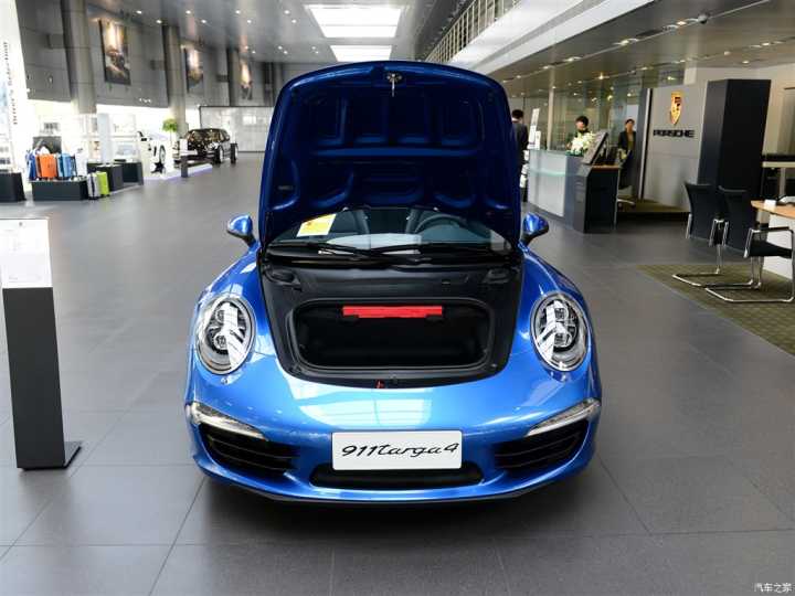 保时捷911冰蓝色的简单介绍