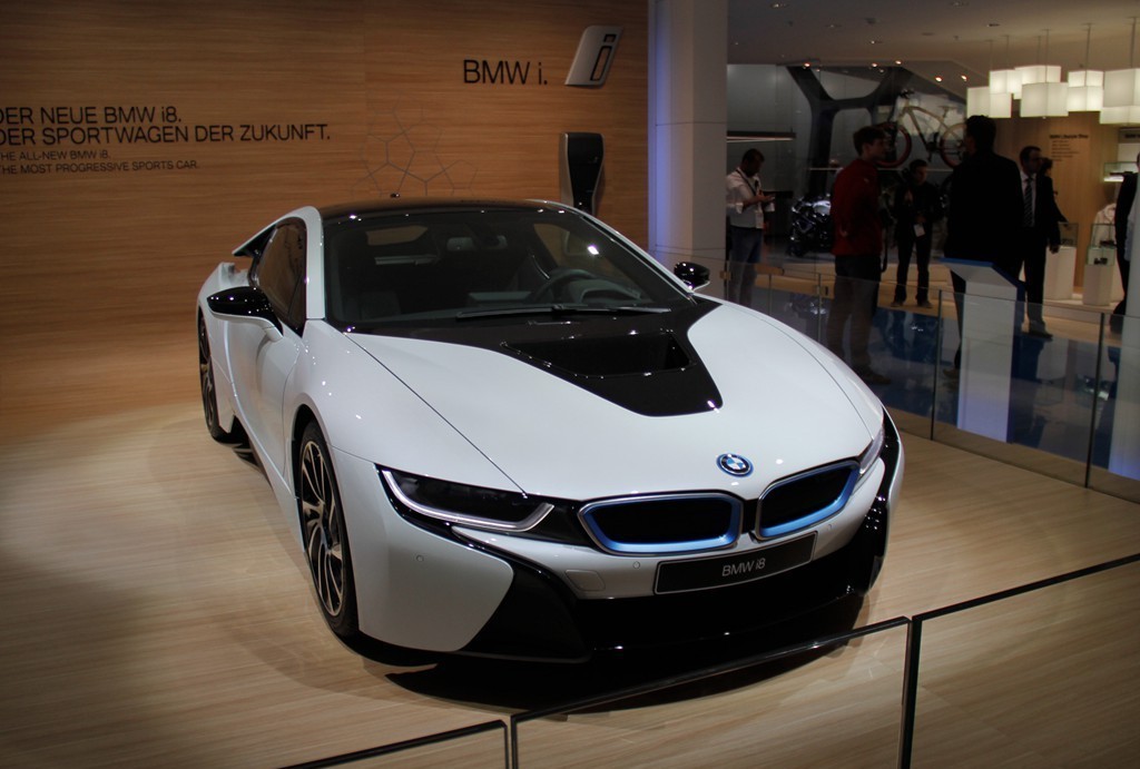 {足球投注}(宝马i8是不是纯电动车型)